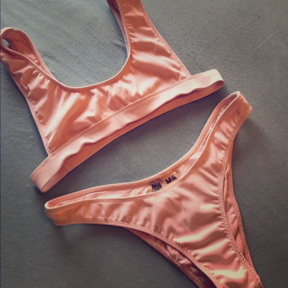 NWOT Shorebreak bikini bottom